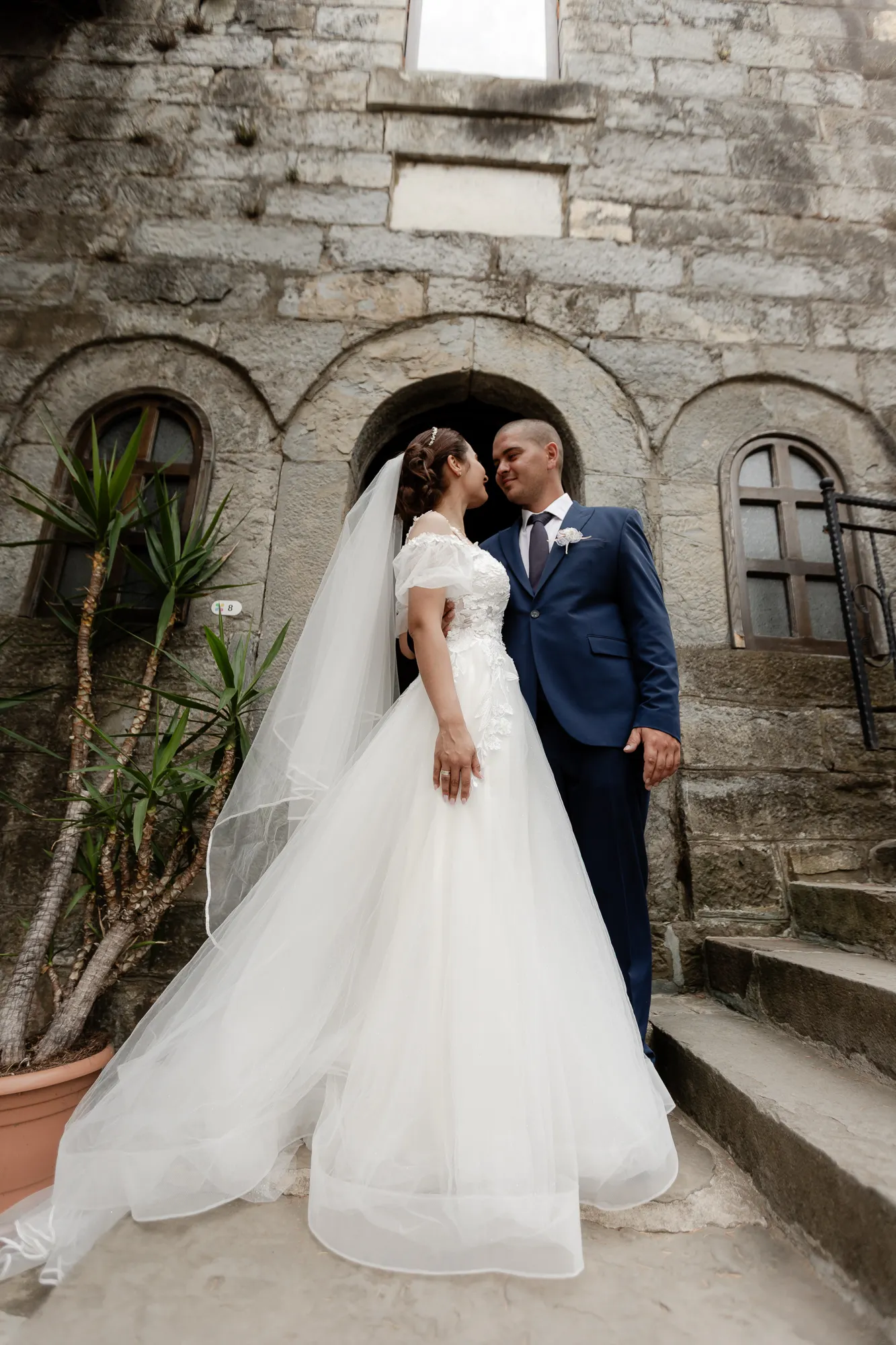 Veronika & Dragomir — Troyan Monastery — photograph 12
